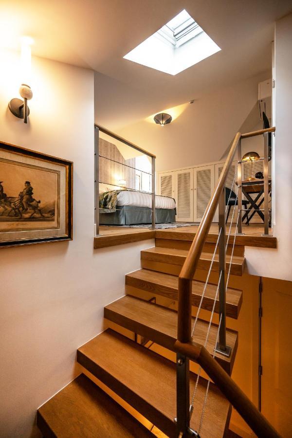Deluxe Queen Suite
