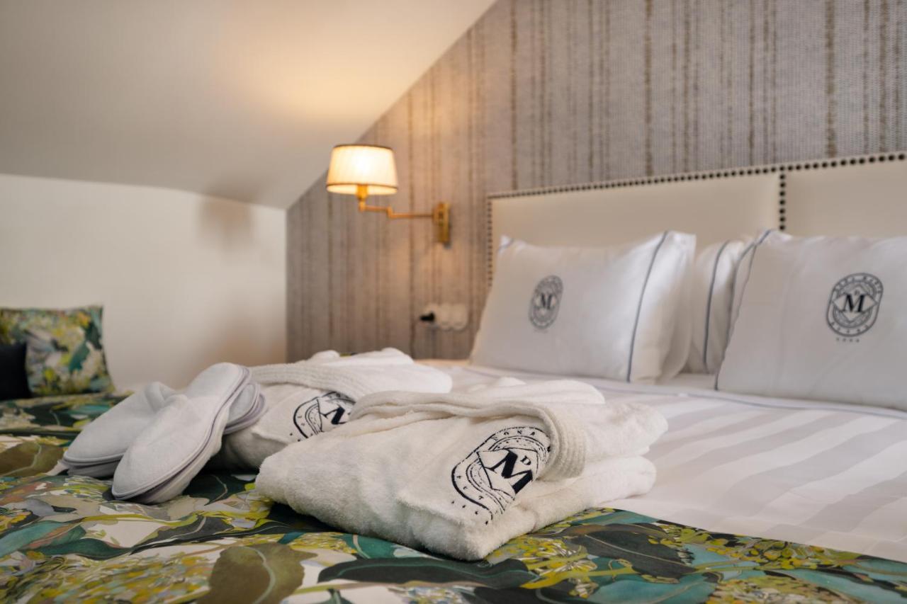 Deluxe Queen Suite
