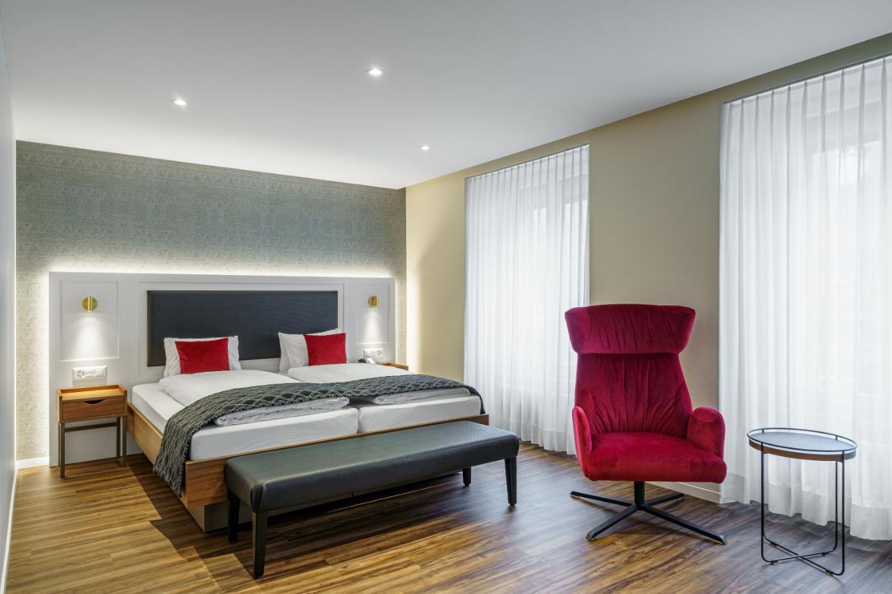 Twin Room,1498843678:JPEG