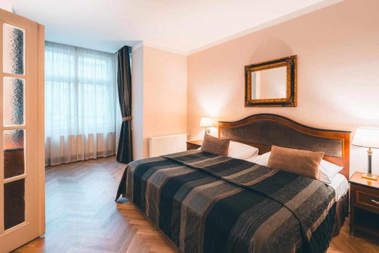 Luxury One-Bedroom Apartment