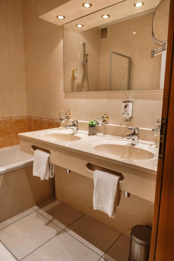 Großes Doppelzimmer