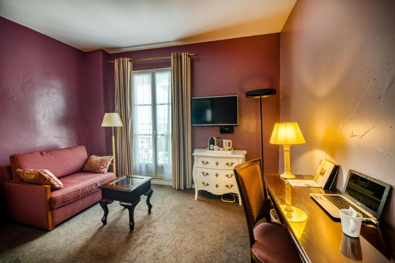 Deluxe Queen Room