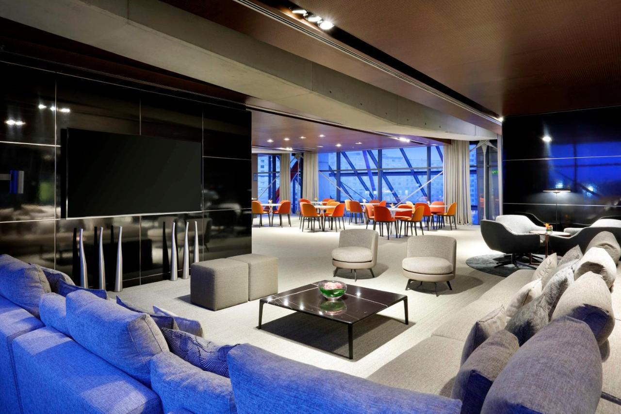Deluxe King Room Panoramic View High Floor or Club Access,1498536151:JPEG