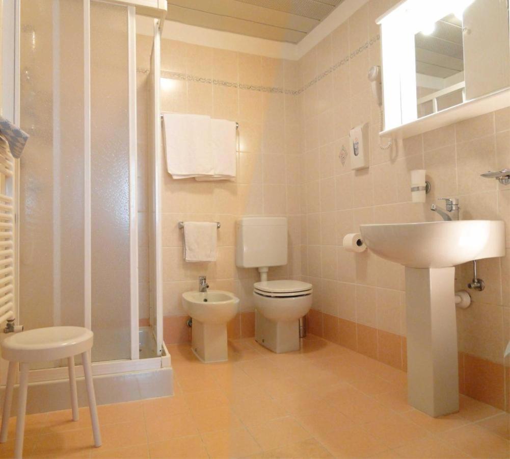Double-Triple Room Balcony Lake View