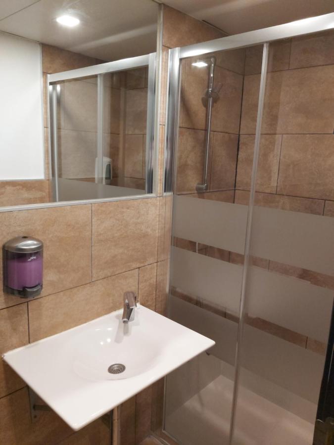 Habitación Doble con balcón (2 adultos + 1 niño)