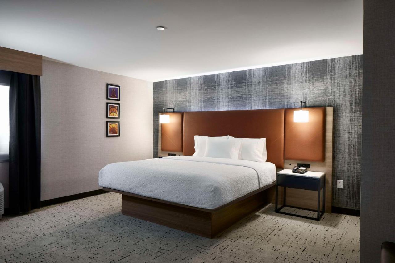 One-Bedroom King Suite,1498589635:JPEG