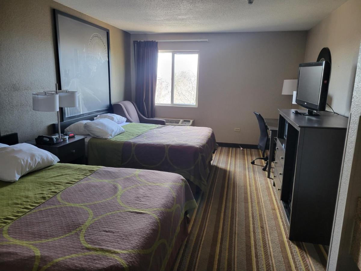 Queen Room Two Queen Beds Non-Smoking