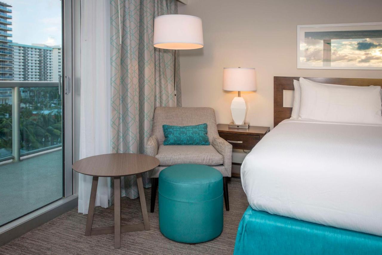Corner King Room
