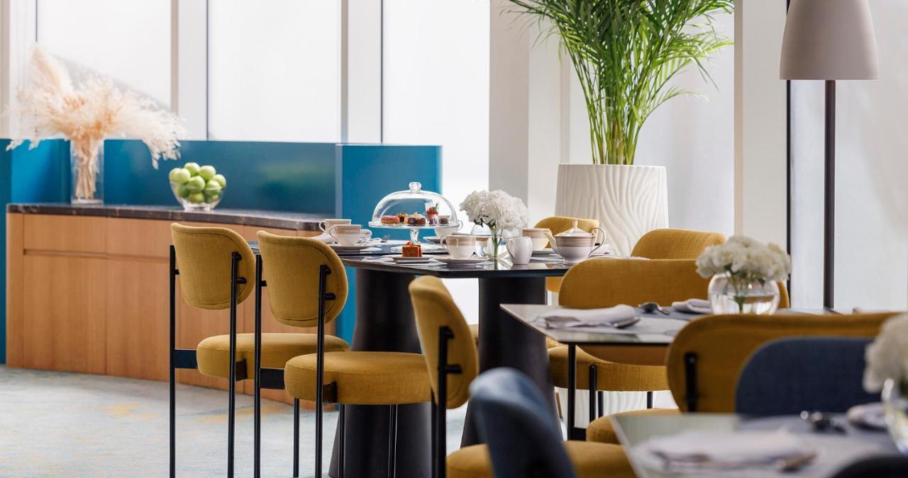 Ocean View Club Room Club privileges Daily & Afternoon Tea Evening Drinks & Canapes