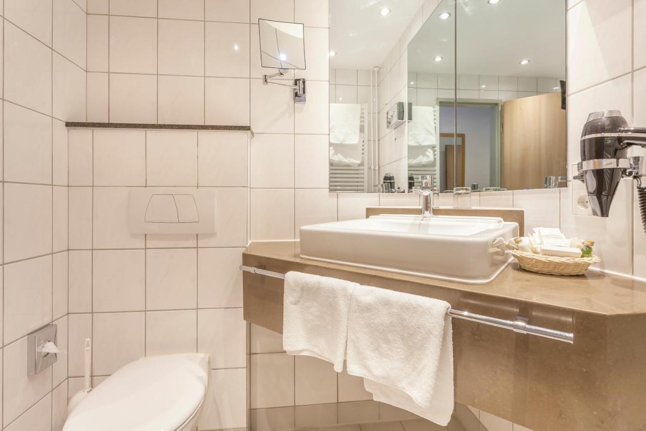 Kleines Doppelzimmer mit direktem Meerblick ohne Balkon
