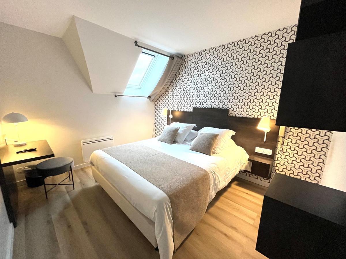 Economy Double Room with skylight,1499206984:JPEG