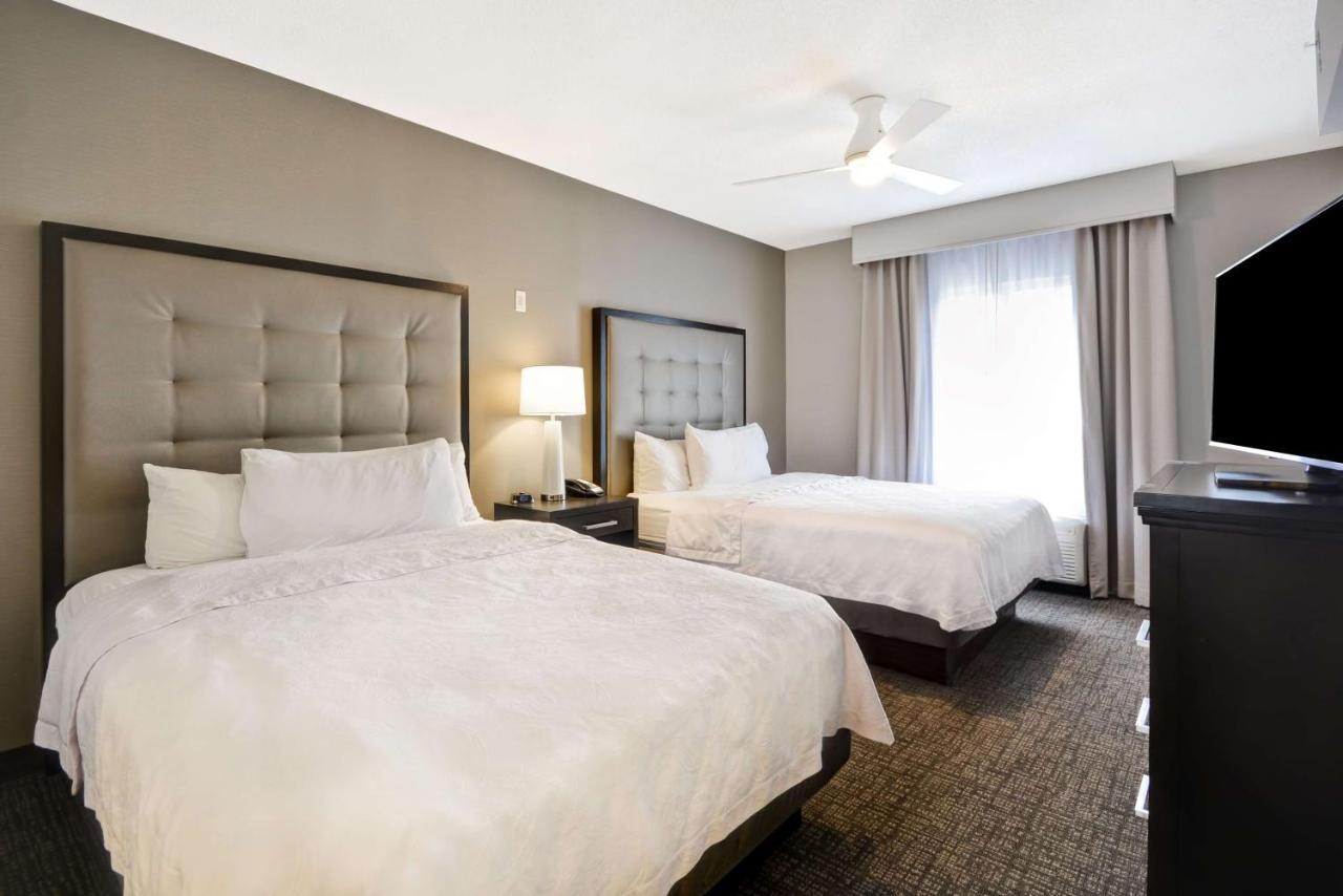 One-Bedroom Queen Suite with Two Queen Beds - Non-Smoking,1499258542:JPEG