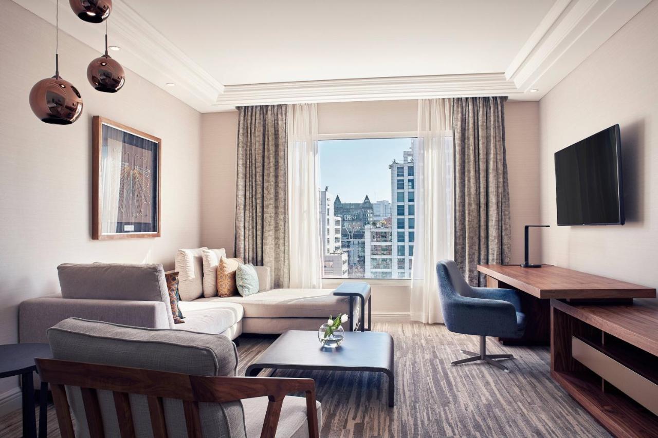 One-Bedroom Junior King Suite