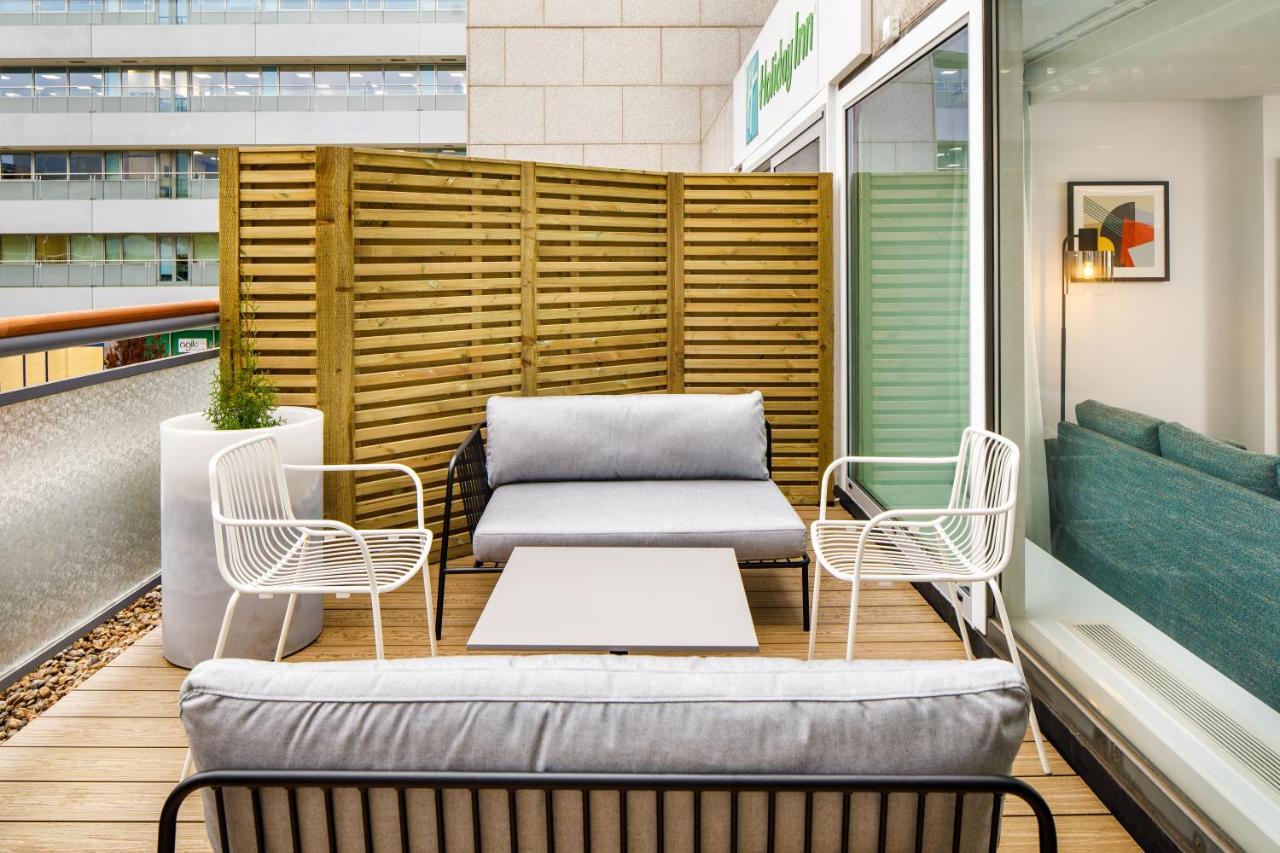 Premium Super King Room Balcony