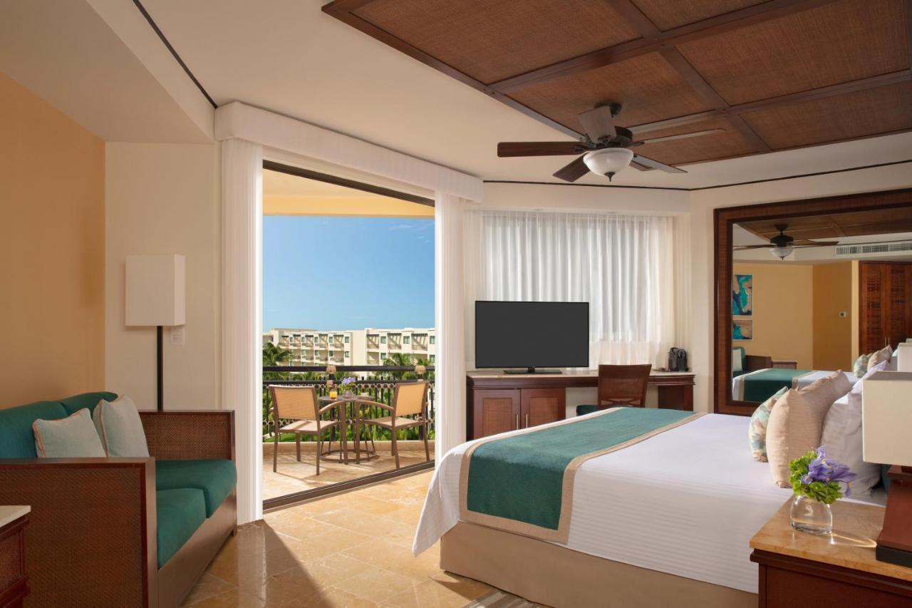 Premium Deluxe Tropical Garden View King bed