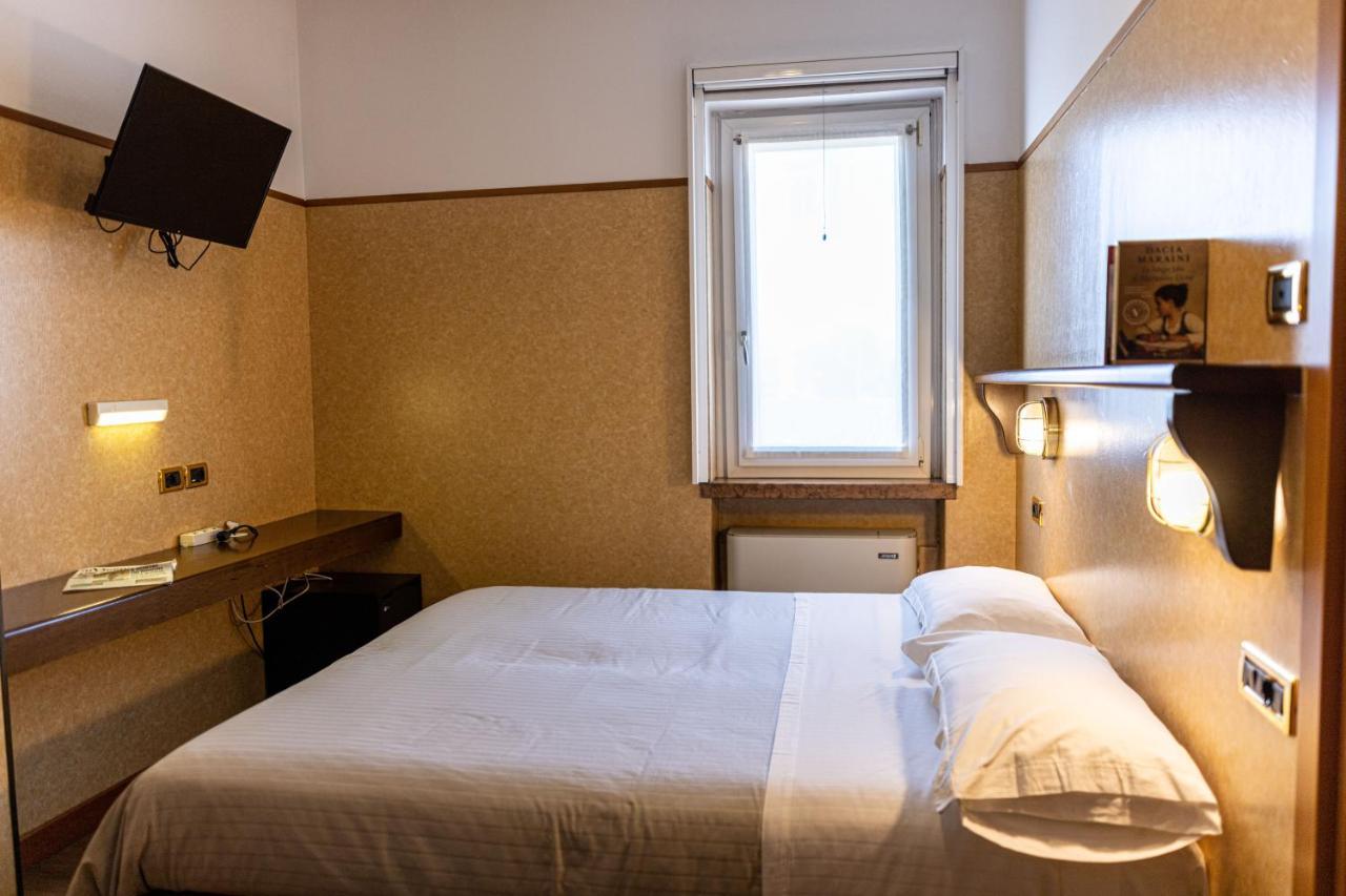 Double or Twin Room,1498706824:JPEG