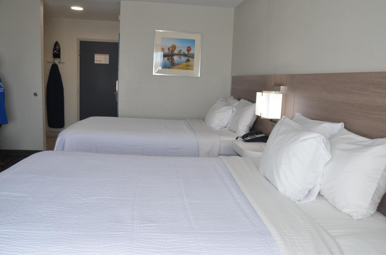 Queen Room Two Queen Beds Non-Smoking