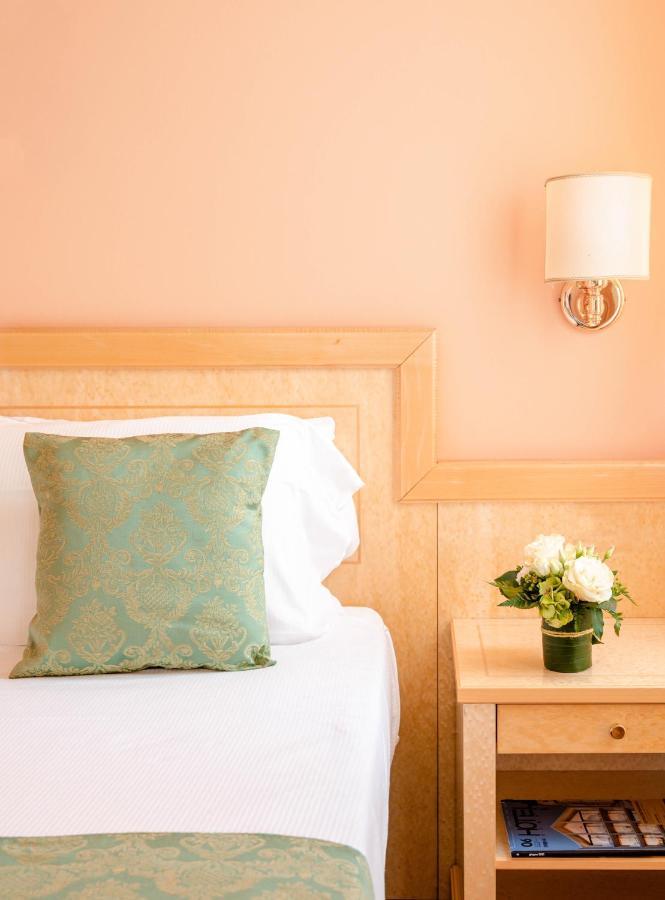 Superior Double or Twin Room Partial Lake View