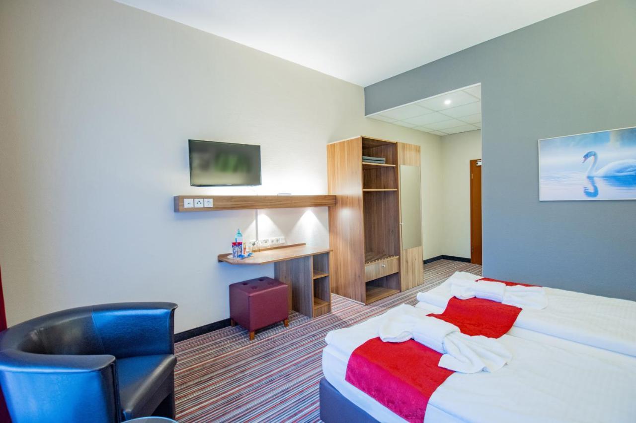 Double Room Lake View,1499374996:JPEG