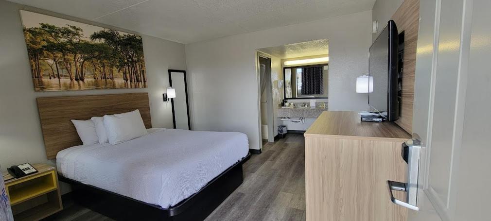 Queen Room - Non-Smoking,1499415178:JPEG