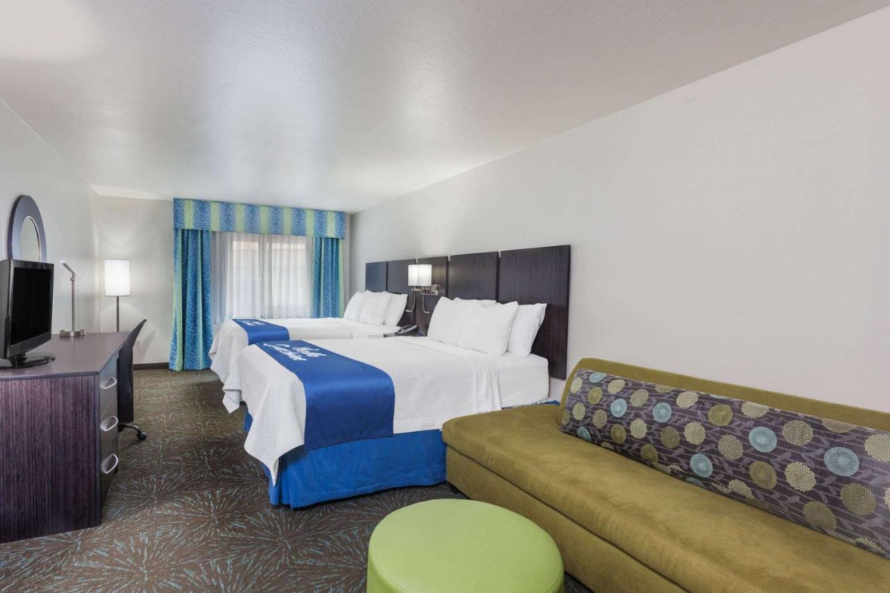 Queen Studio Suite Two Queen Beds Non-Smoking No Pets Allowed
