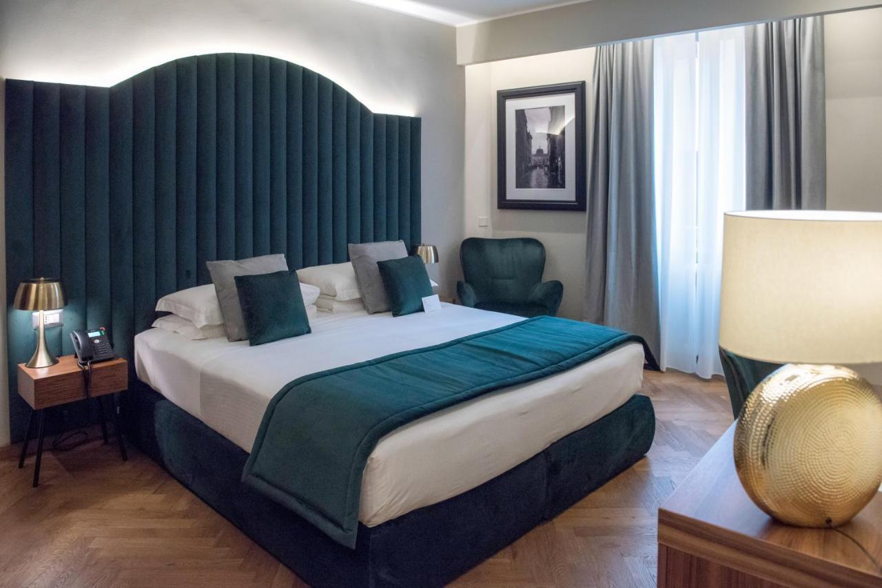 Prestige Double Room Pantheon Square View