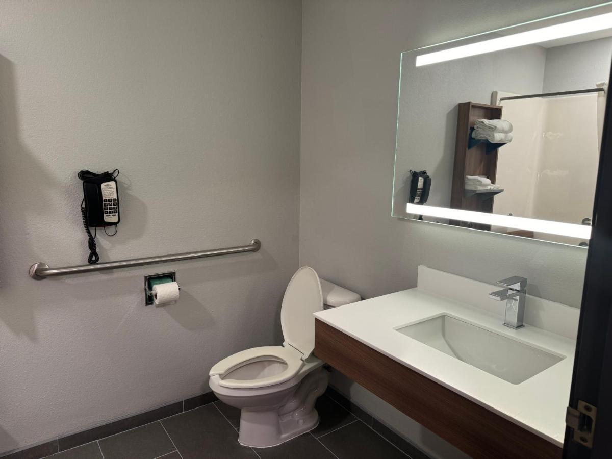 Queen Room Disability Access