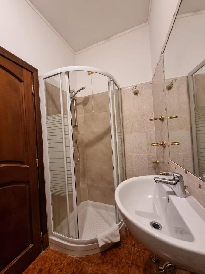 Queen Double Room