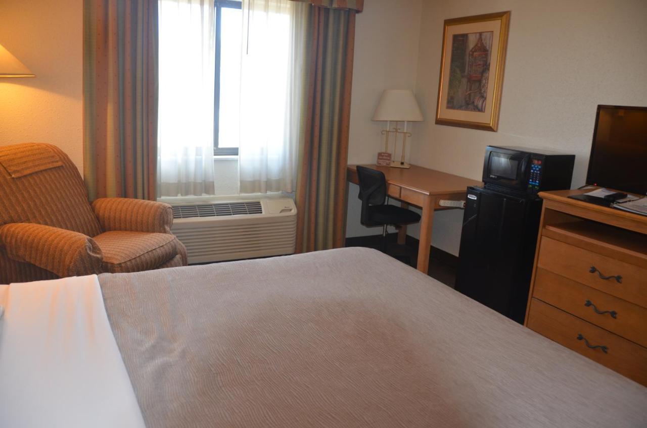 King Room Accessible or Non-Smoking