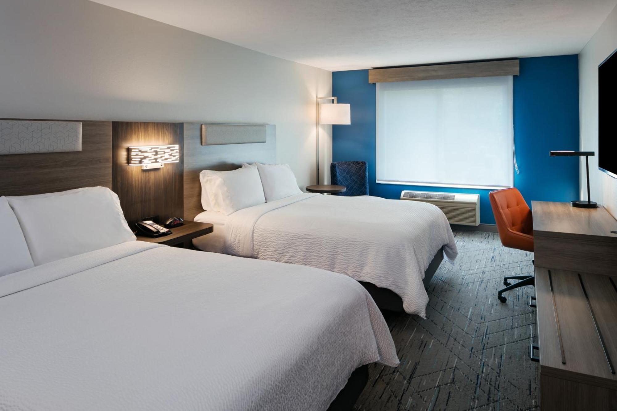 Deluxe Queen Room Two Queen Beds