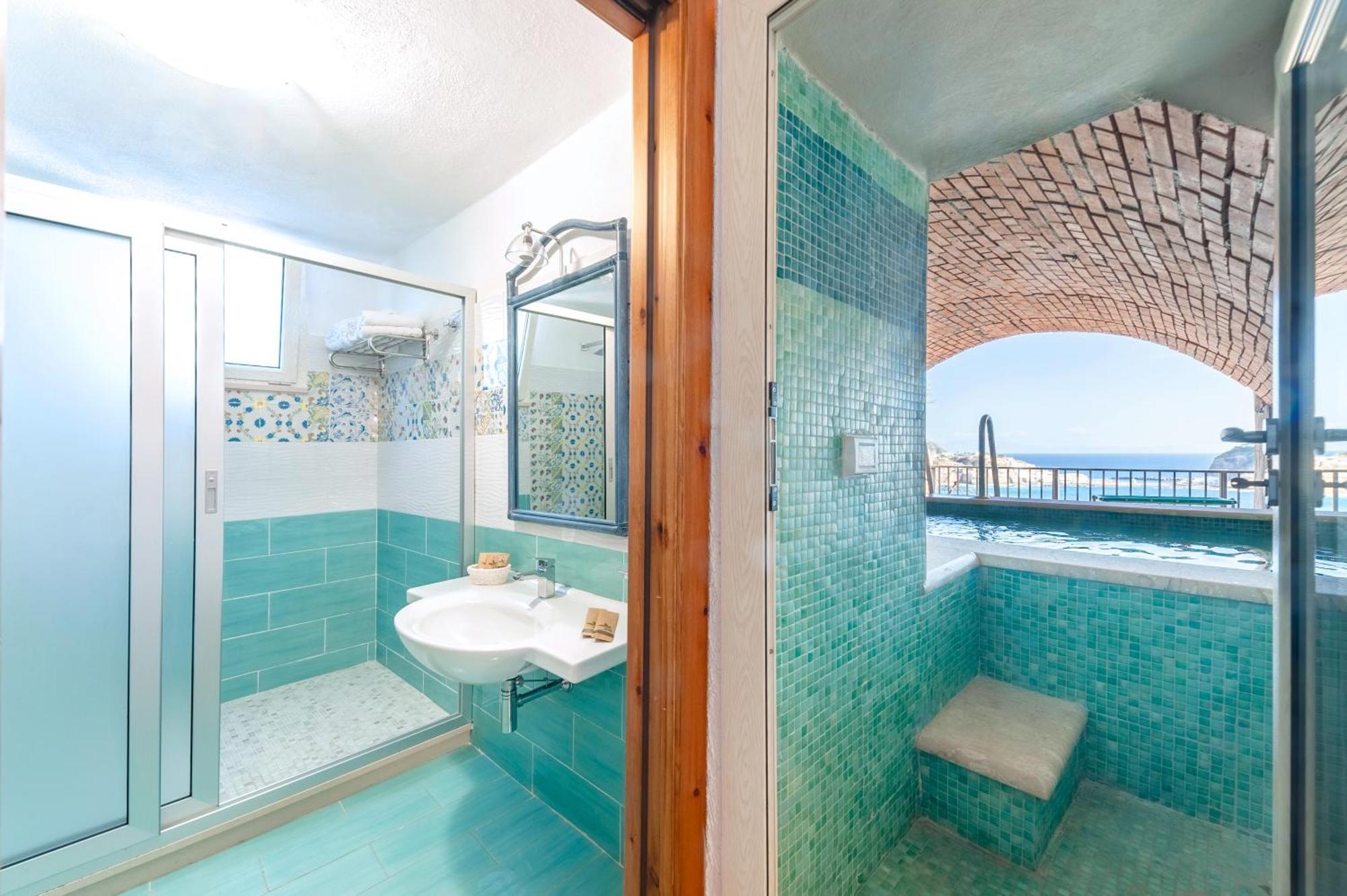 Suite Spa Bath