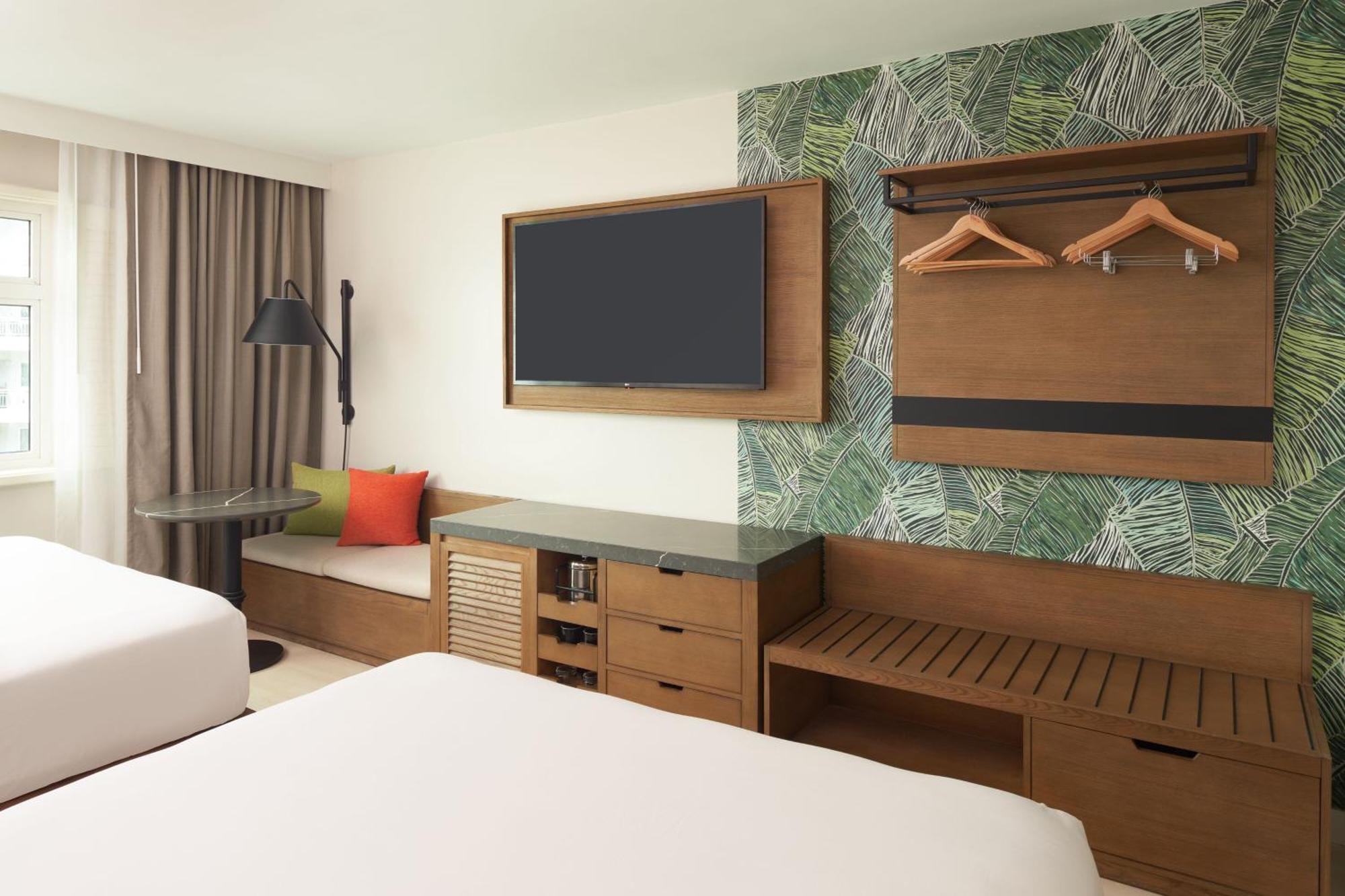Quarto Duplo Deluxe com 2 Camas de Casal