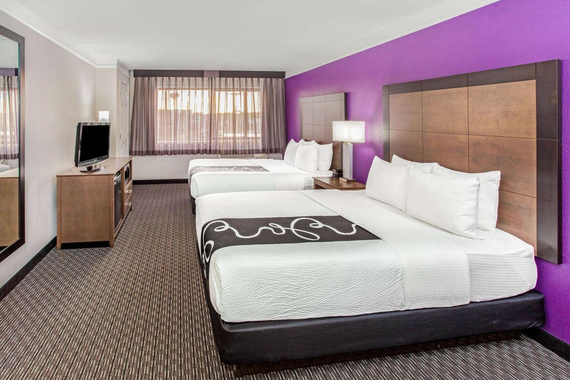 Queen Room Two Queen Beds Non-Smoking