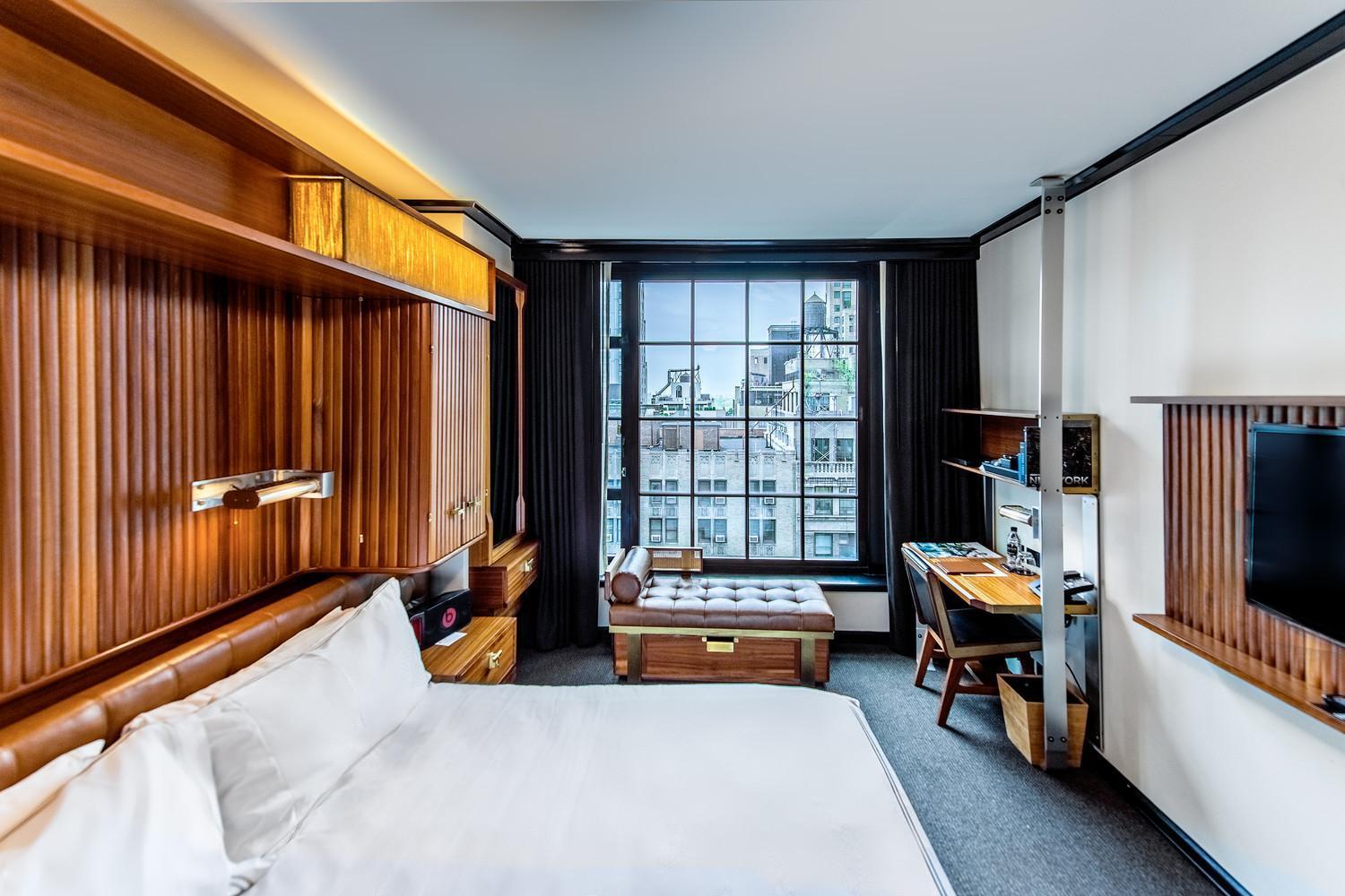 Classic King Room City View