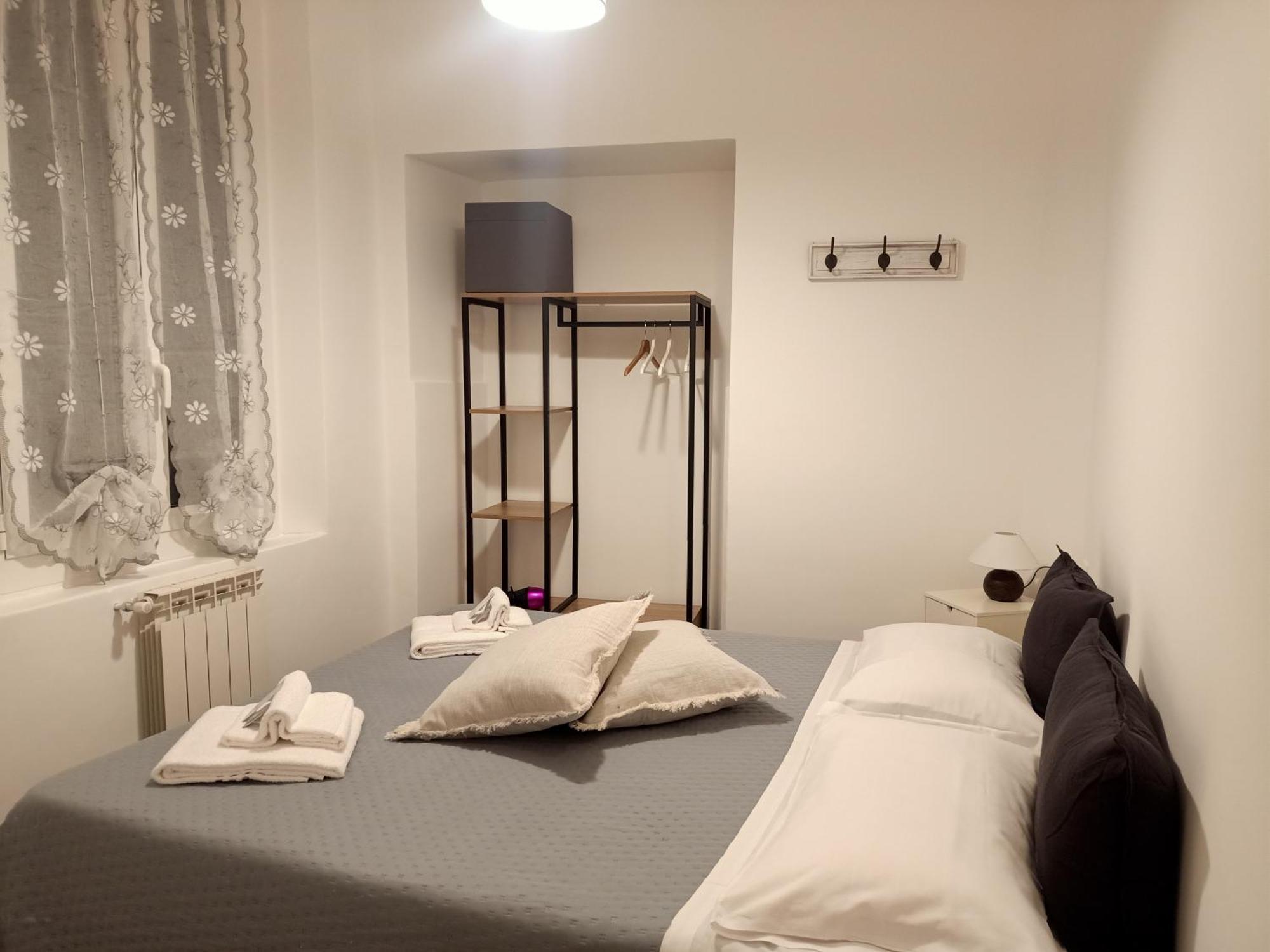 Small Double Room,1499939308:JPEG