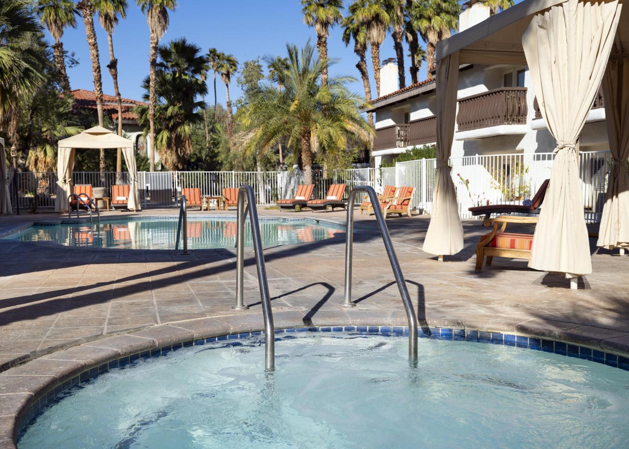 King Room with Mobility Accessible Tub and Sofa Bed,1499987356:JPEG