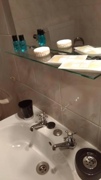 Family Room Private Bathroom