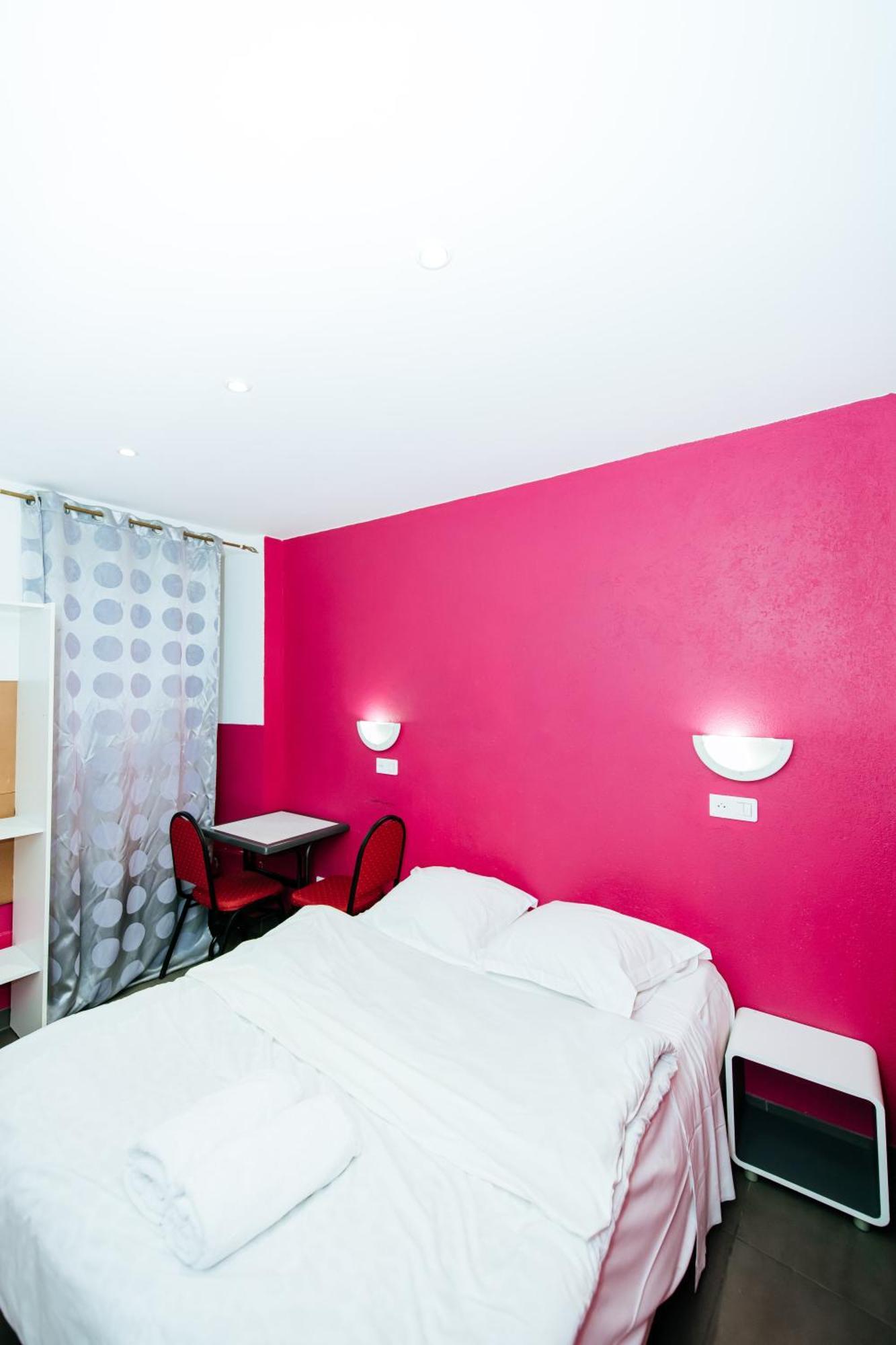 Single Room with Shared Bathroom,1500271444:JPEG