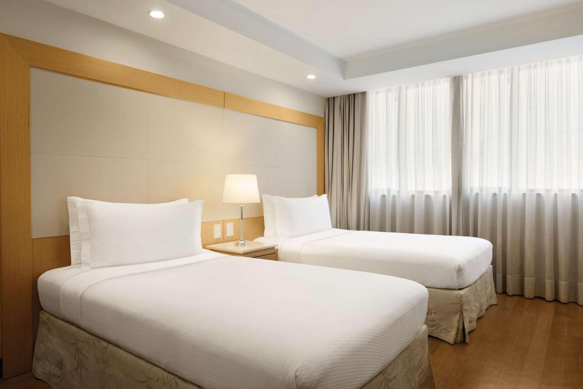 Twin Room Two Twin Beds City View