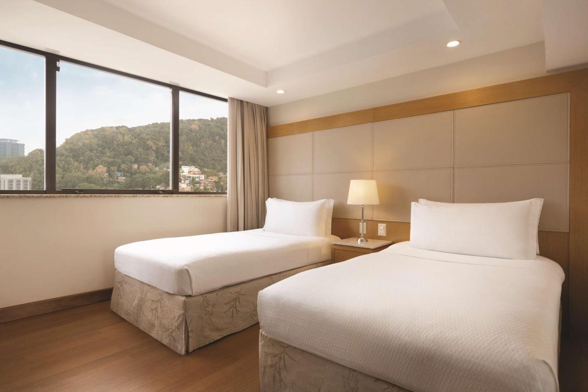 Twin Room Two Twin Beds City View