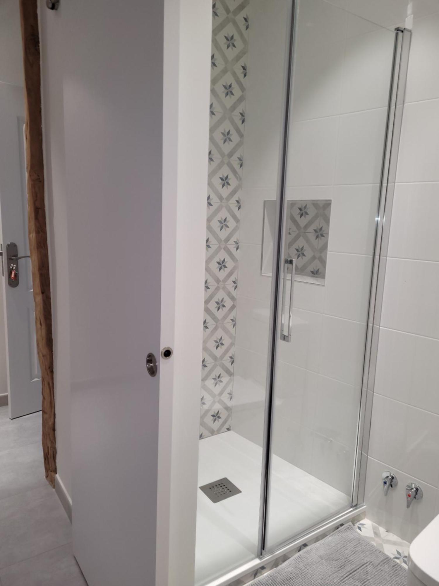 Double or Twin Room Private Bathroom