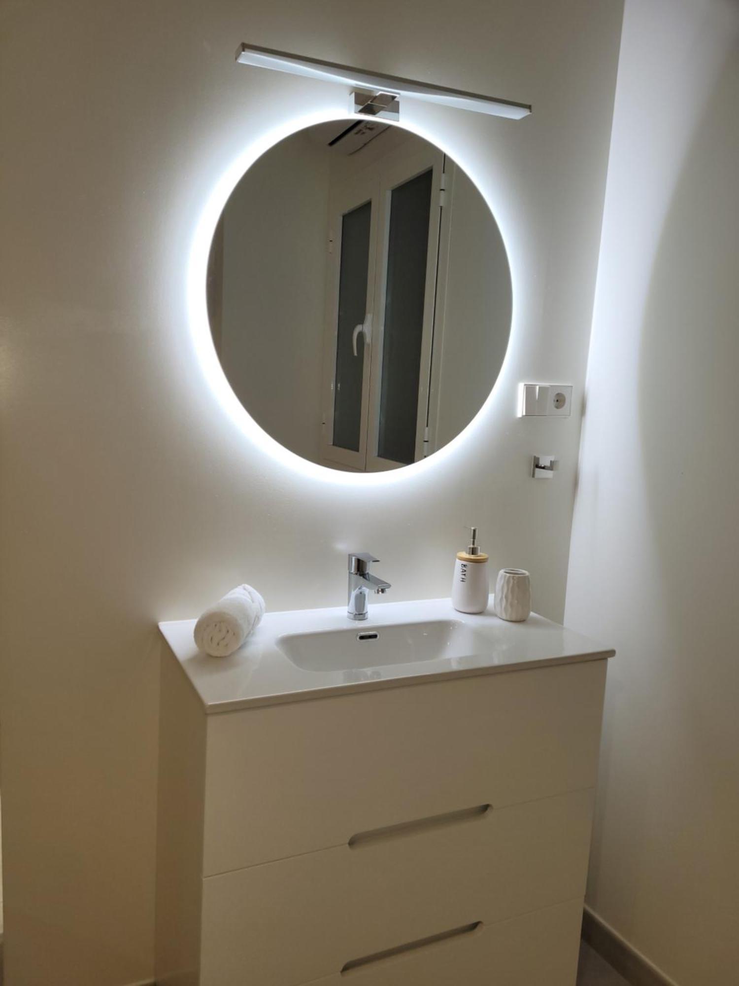 Double or Twin Room Private Bathroom