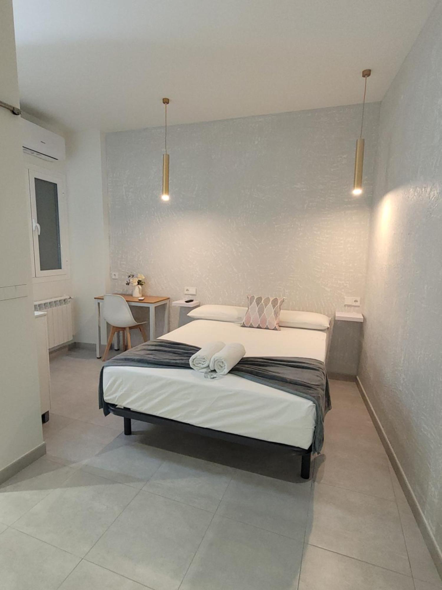 Double or Twin Room Private Bathroom