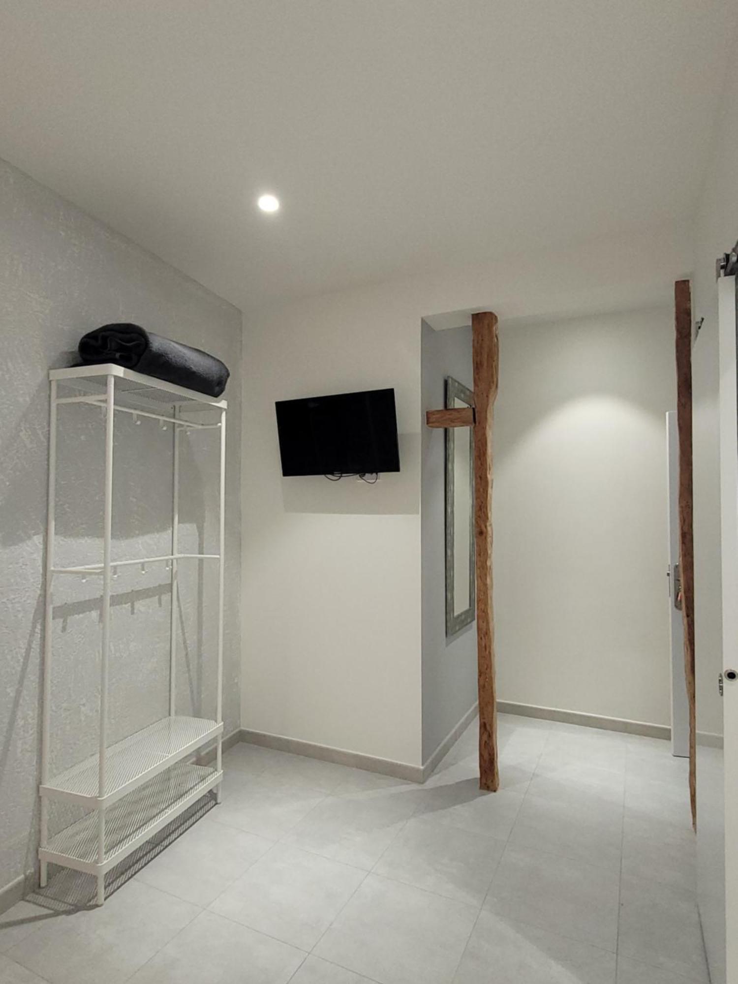 Double or Twin Room Private Bathroom