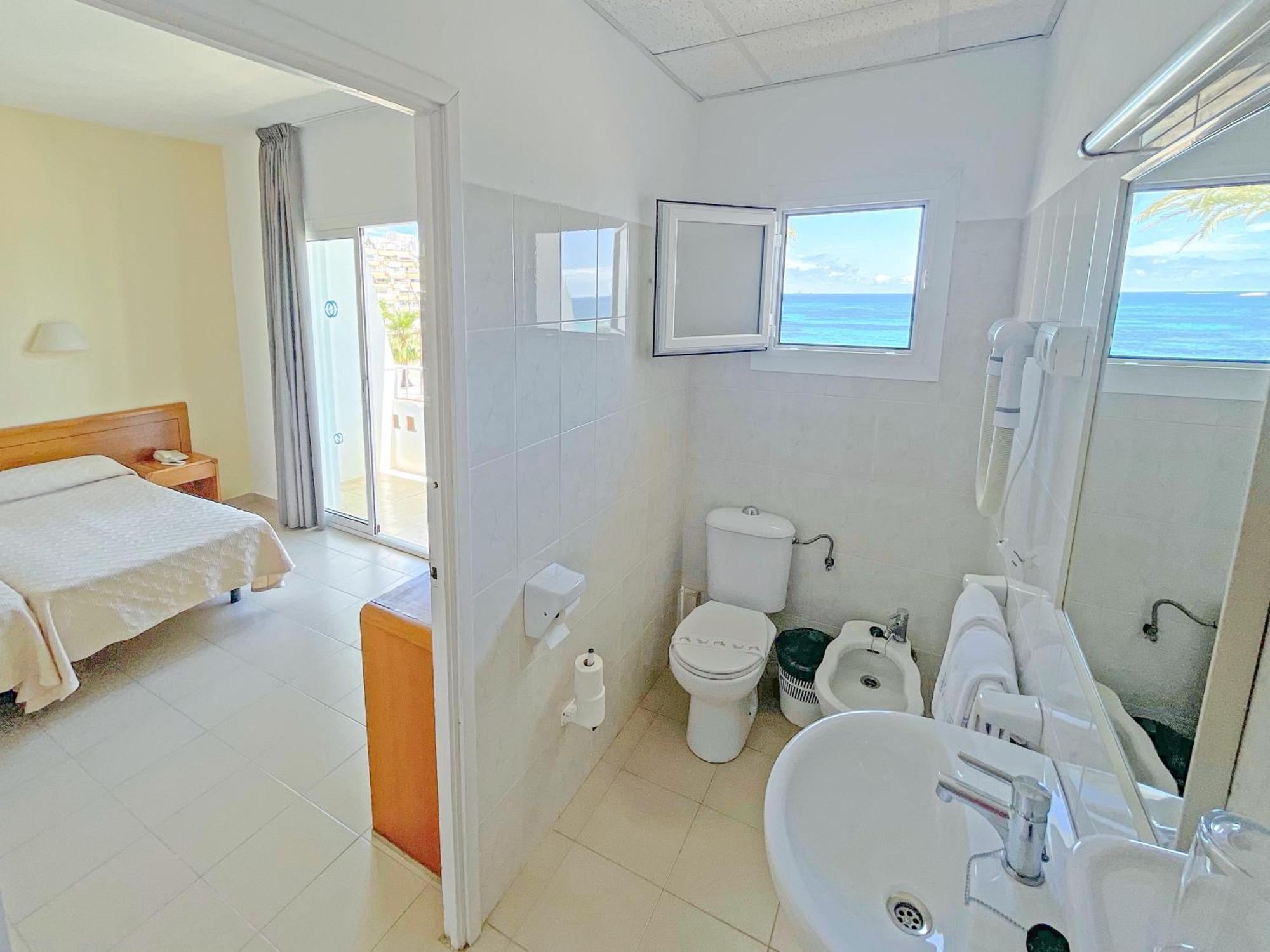 Standard Twin Room Sea View