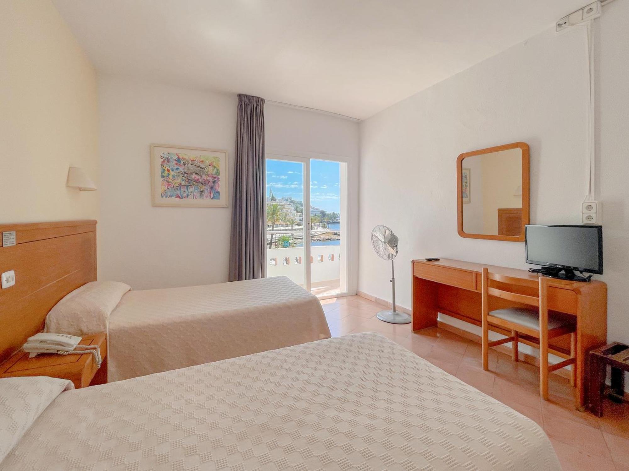 Twin Room Terrace