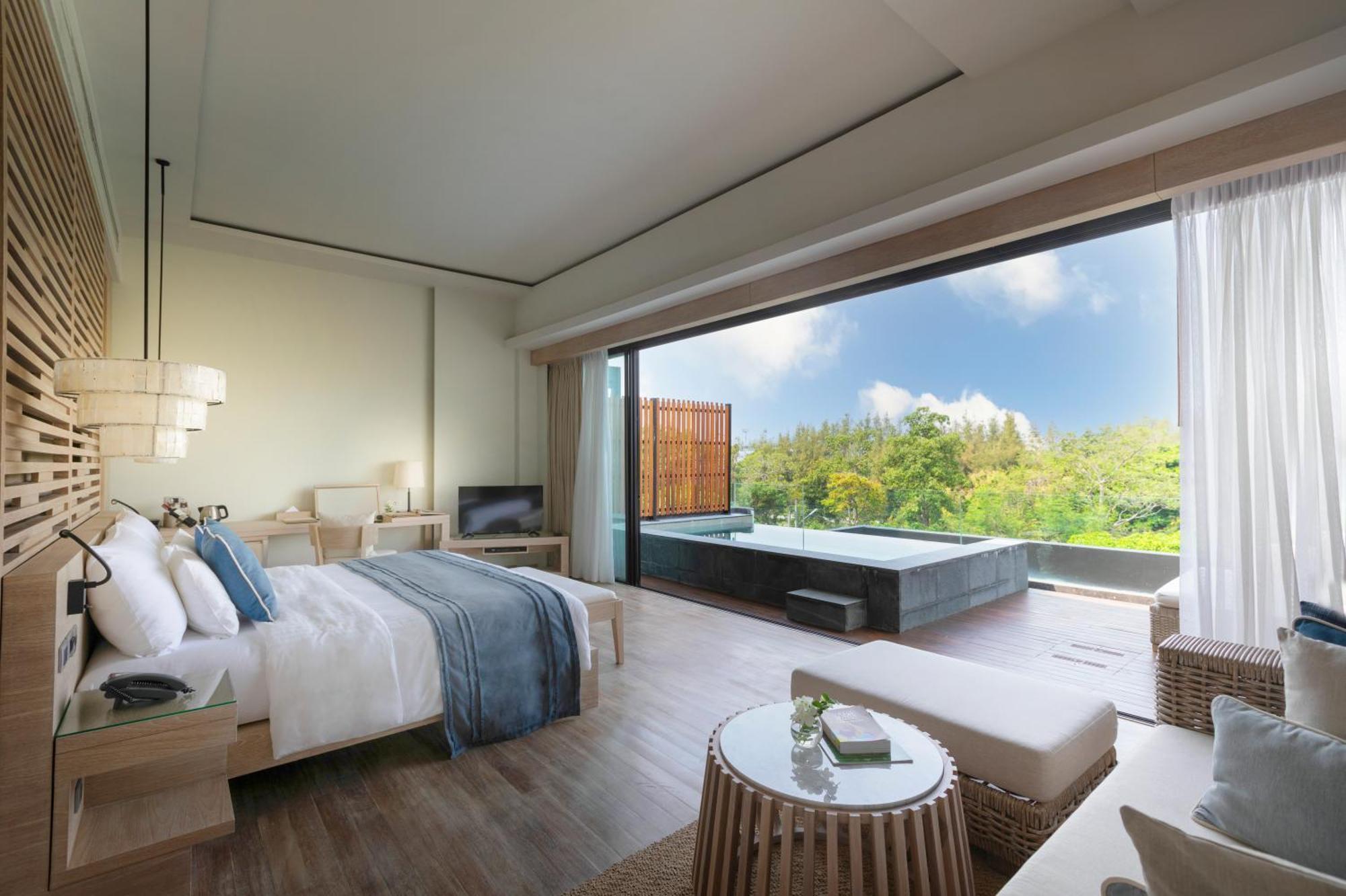 Sky Pool Suite
