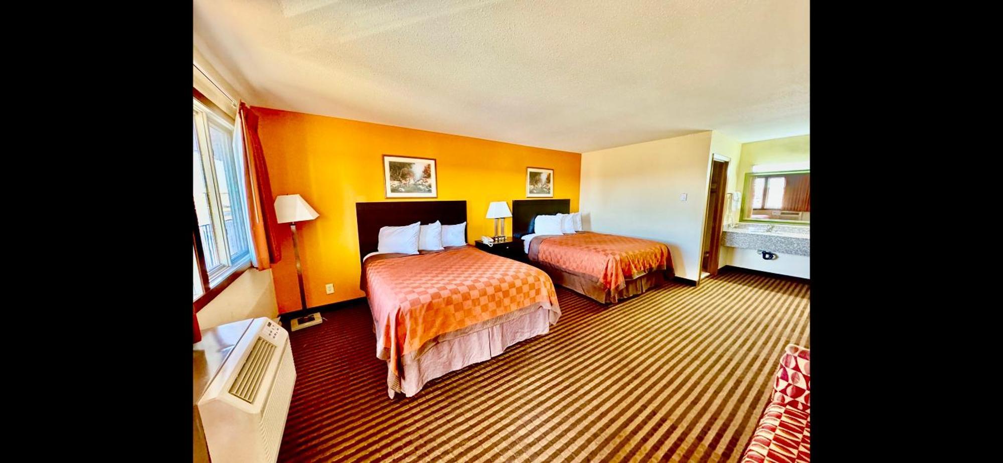 Standard Queen Room
