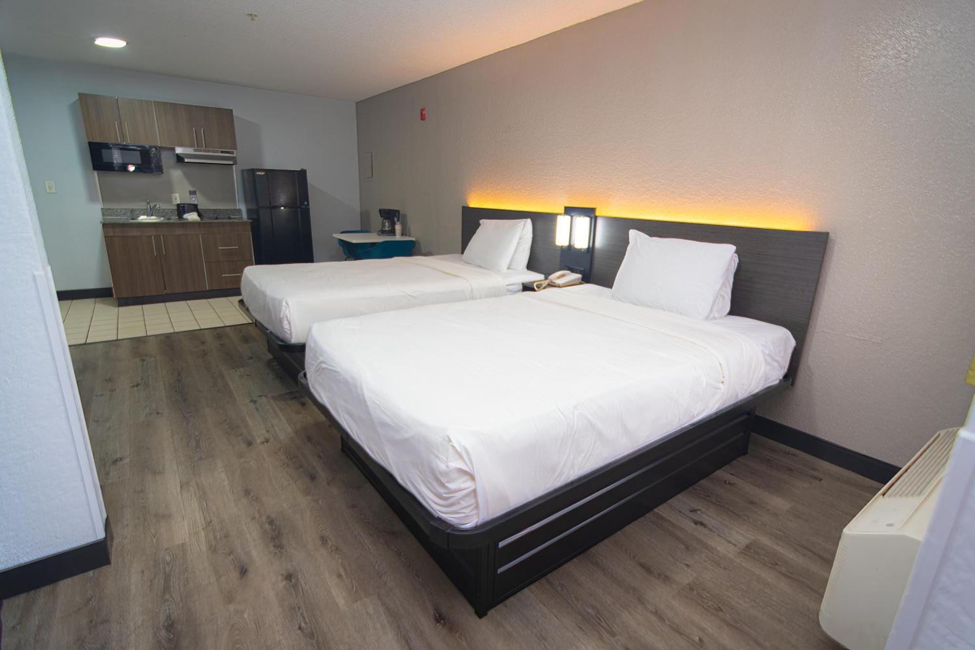 Queen Room Two Queen Beds Non-Smoking