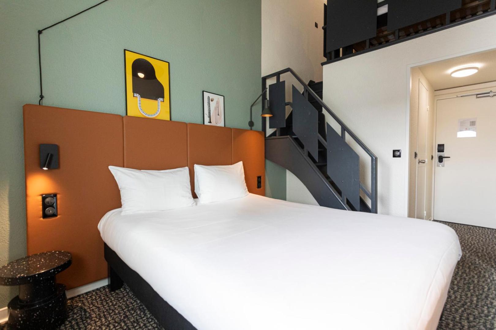 Chambre Standard en Duplex avec 1 Lit Double + 2 Lits Simples
